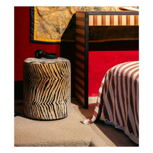 The Socialite Family - Runder Samt-Pouf auf Rollen | Tiger