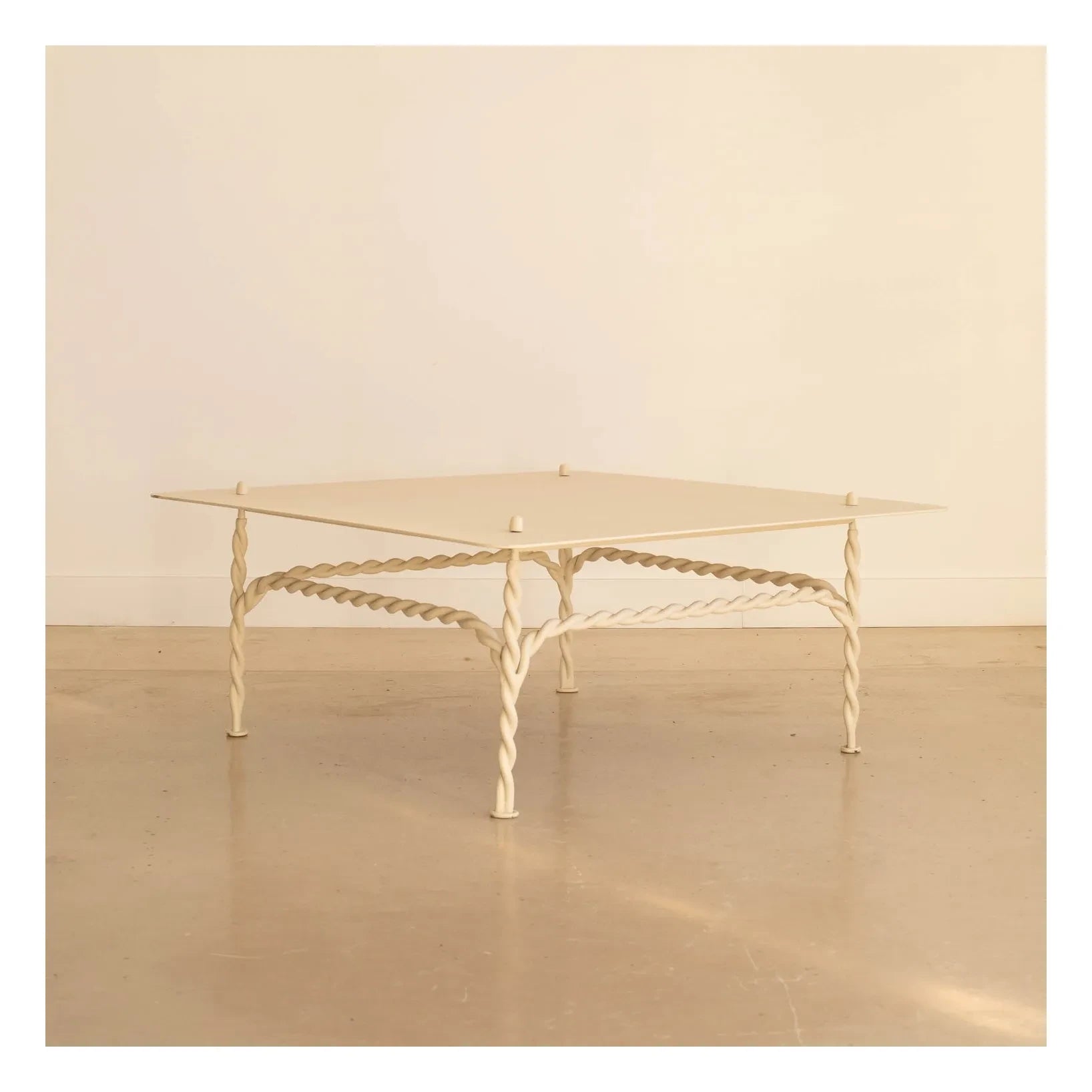 Honoré - Torsade Couchtisch | Ecru