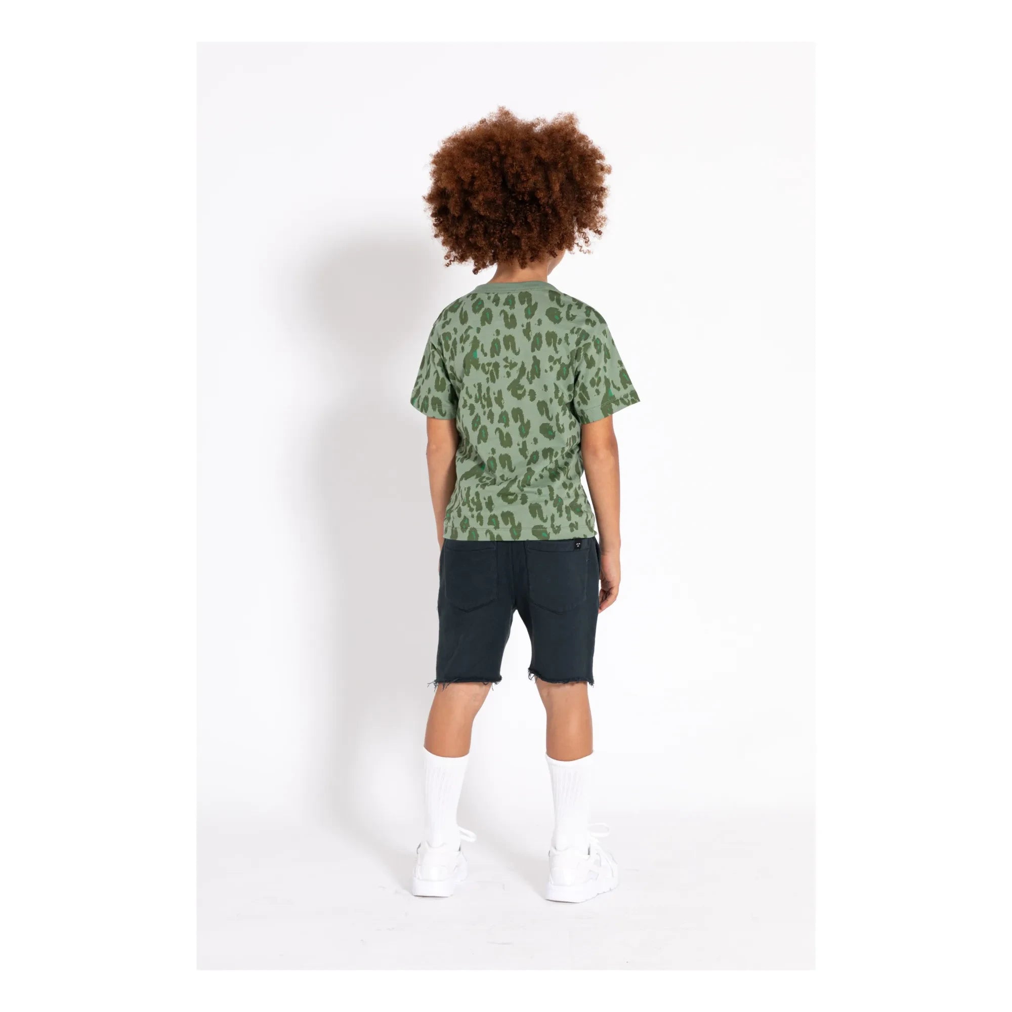 Finger in the nose - Yard Bermuda Shorts | Schwarz
