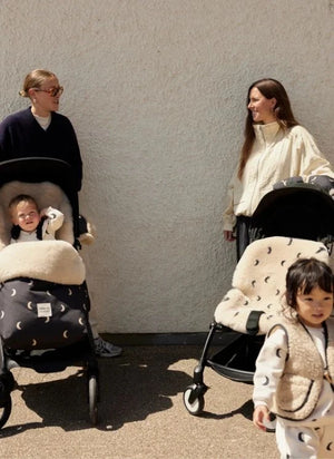 BINIBAMBA - Lammfell für Kinderwagen und Babytragen - Binibamba x Organic Zoo | Moon