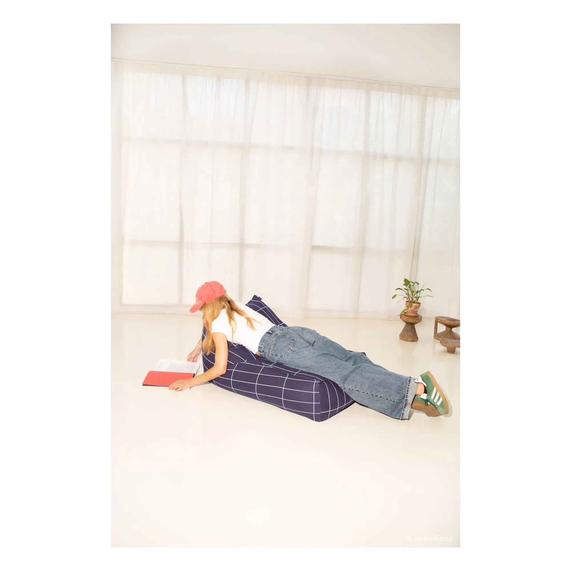 Nobodinoz - Vibes langer Pouf | Marine