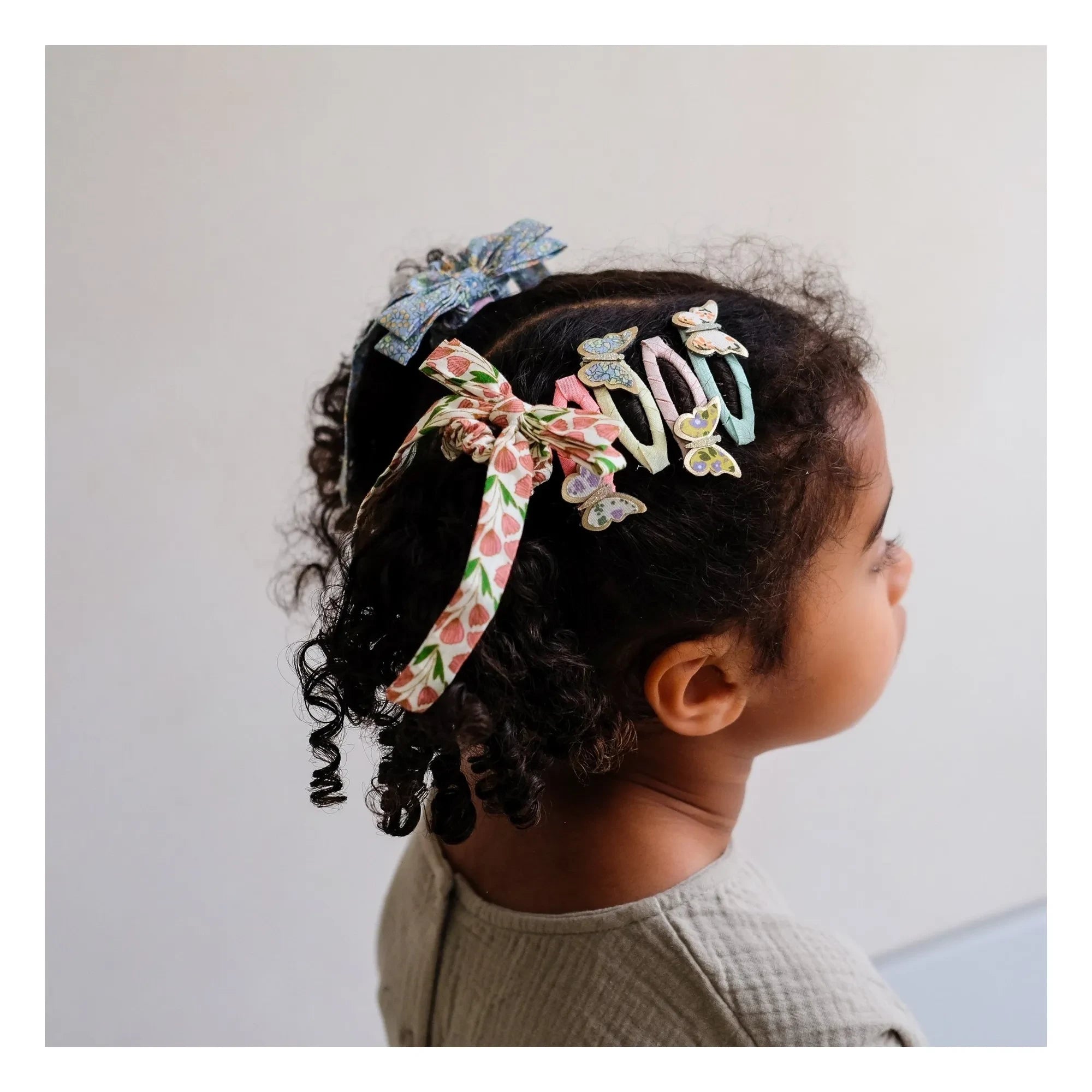 Mimi & Lula - 4er Set Blumen Knoten Haarspangen | Ecru