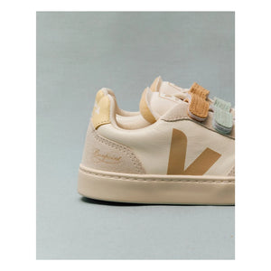 Veja - Veja x Bonpoint Small V-90 Leder O.T. Scratch Sneaker | Grau