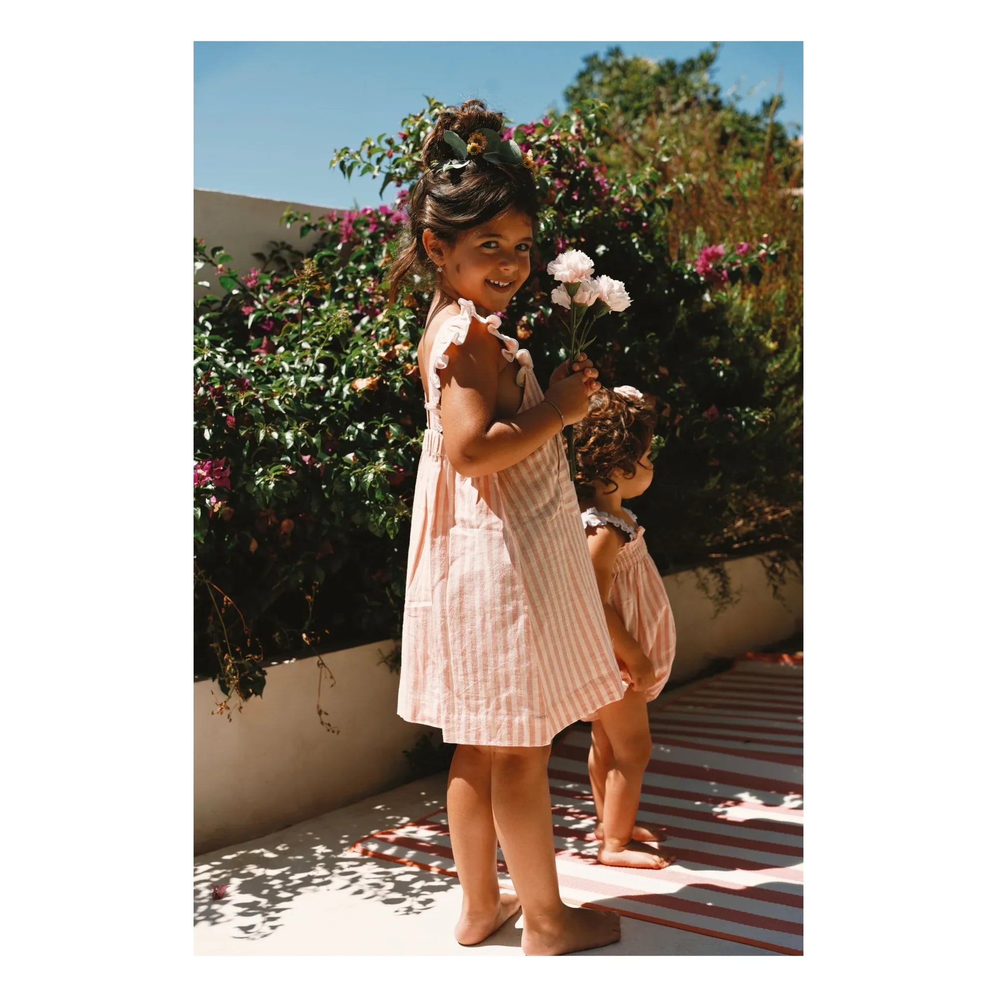 Lilinoa – Gestreiftes Rüschenkleid für Zuhause | Blush