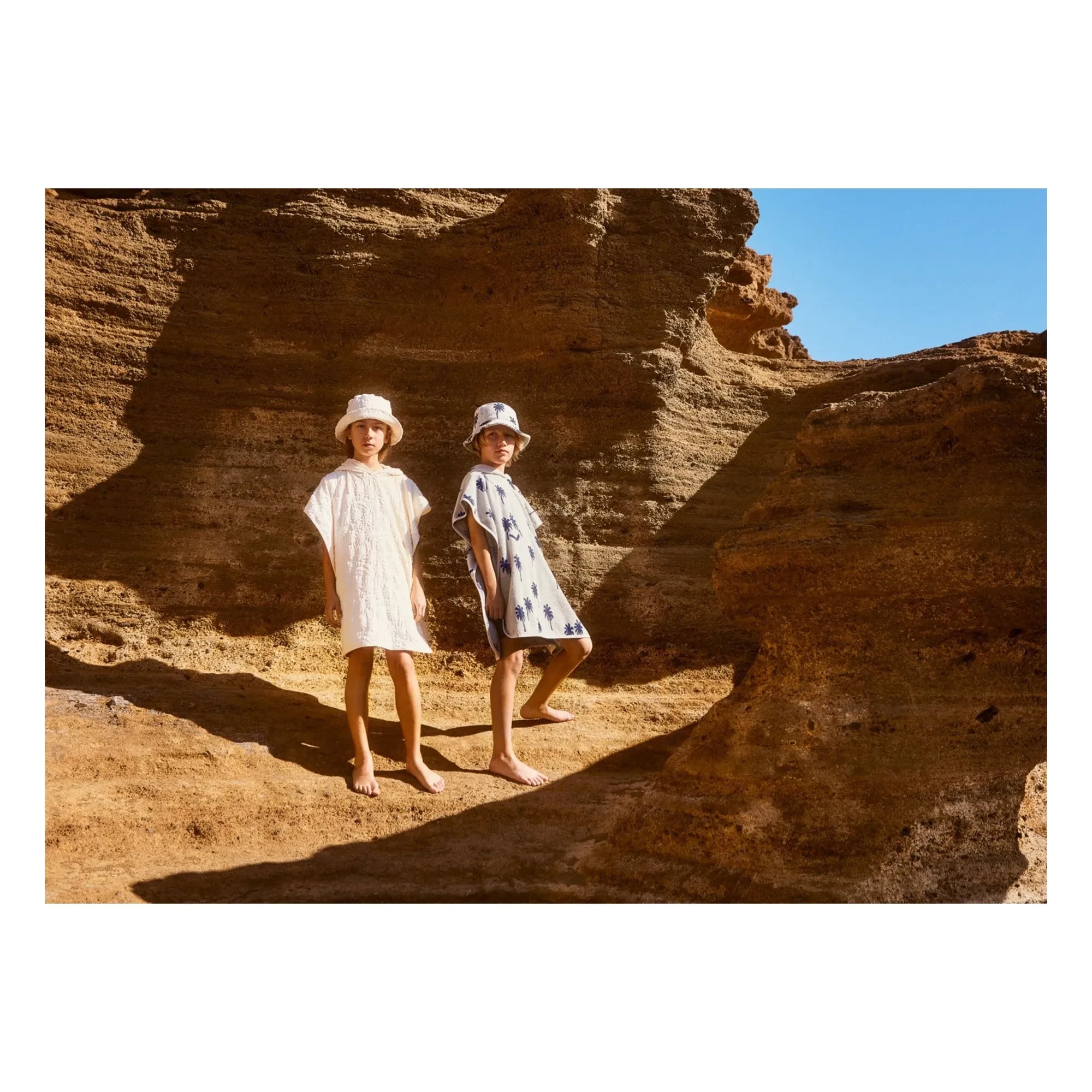 Molo - Palmen | Graues Strandtuch-Cape