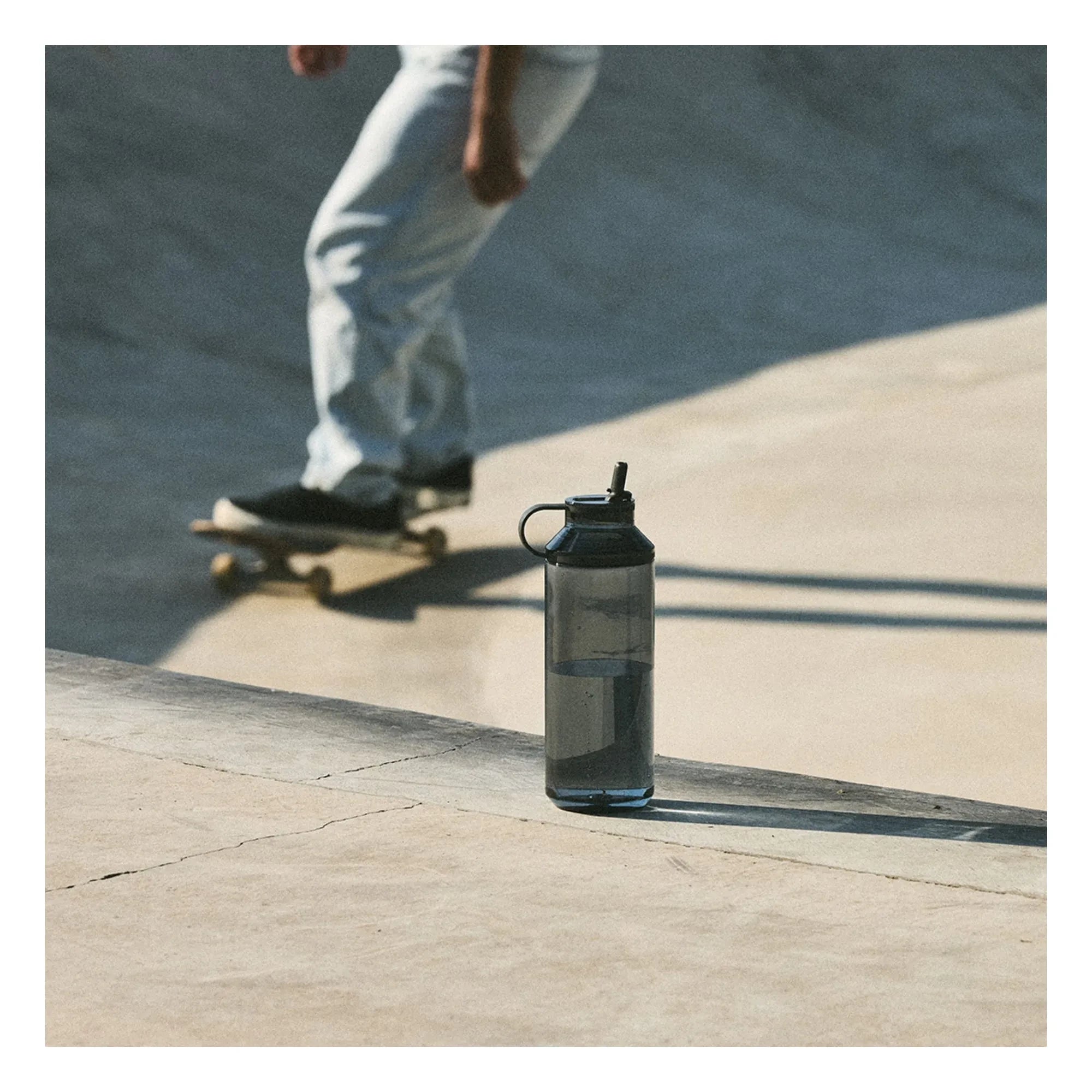 Kinto - Aktivflasche - 950 ml | Holzkohlegrau