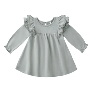 Quincy Mae - Rüschenkleid aus Bio-Baumwolle | Grau-blau
