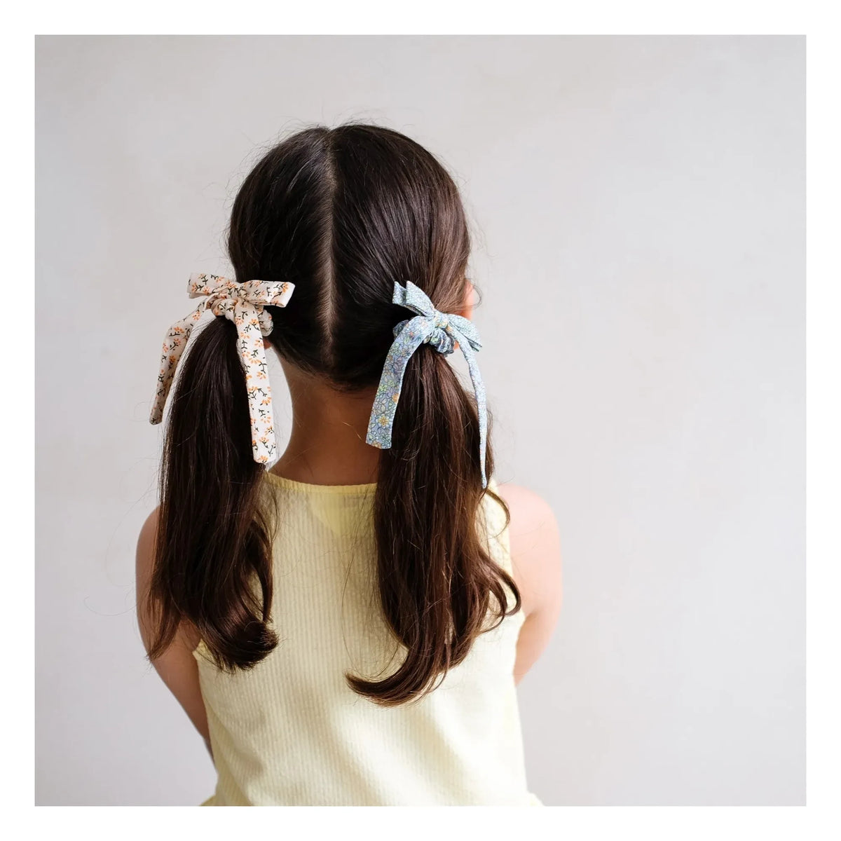 Mimi & Lula - 4er Set Blumen Knoten Haarspangen | Ecru