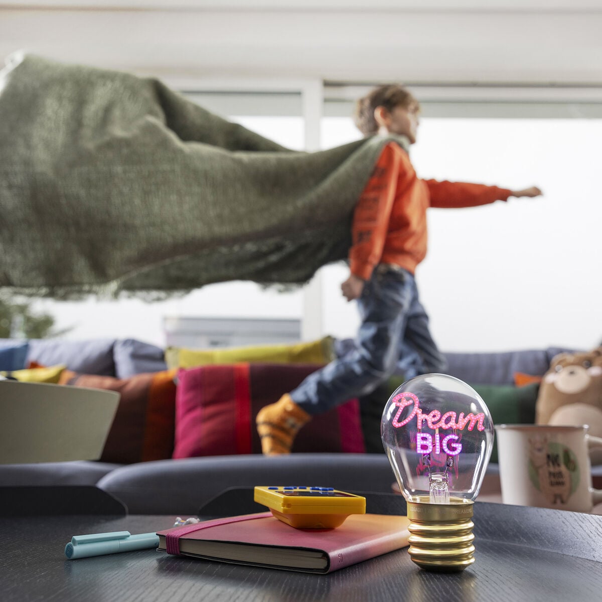 Legami - Dekoratif Lightbulb-Shaped Table Lamp - Dream Big - Bulb Fiction