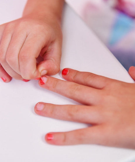 Miss Nella - Parlak Kırmızı Soyulabilir Oje