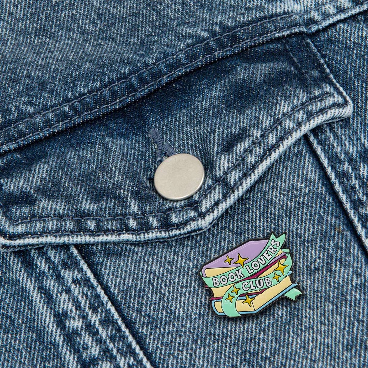 Legami - Kitap Lover Enamel Metal Pin - Pin Your Style!