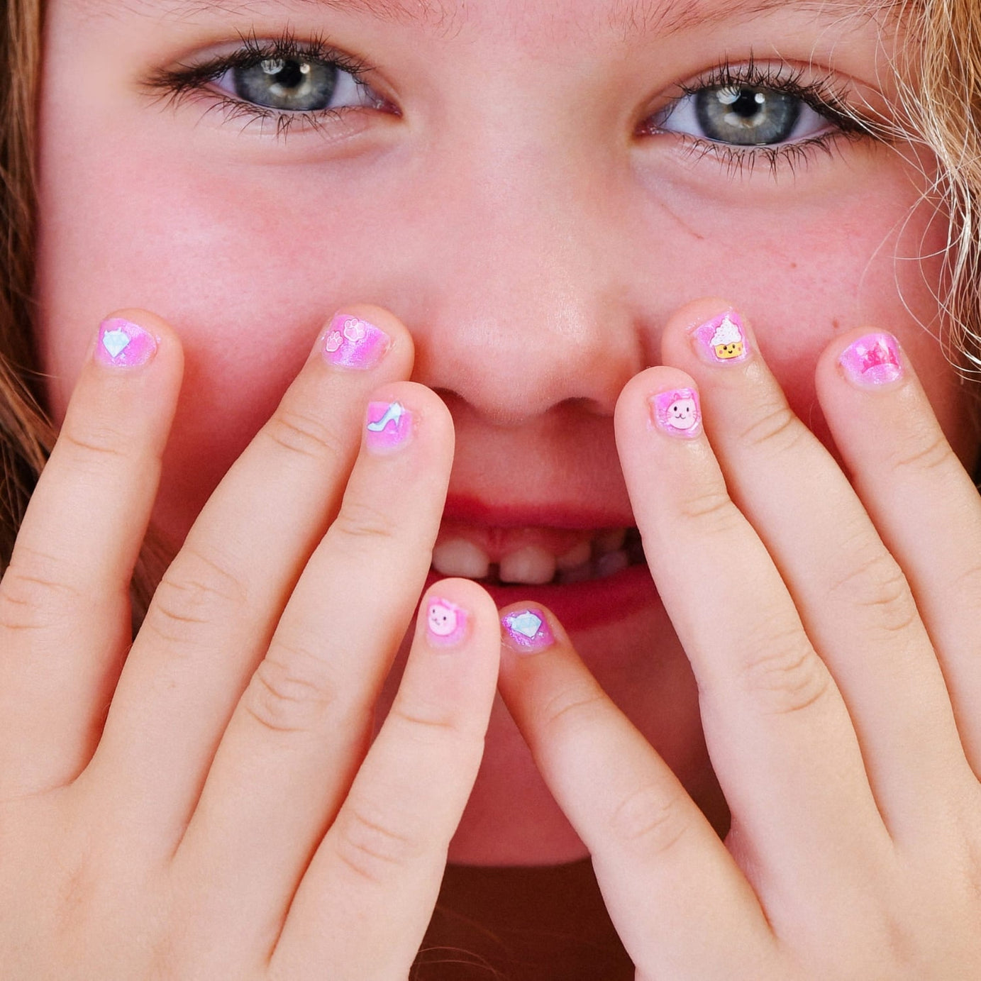 Miss Nella - Die Beliebtesten Nagelaufkleber