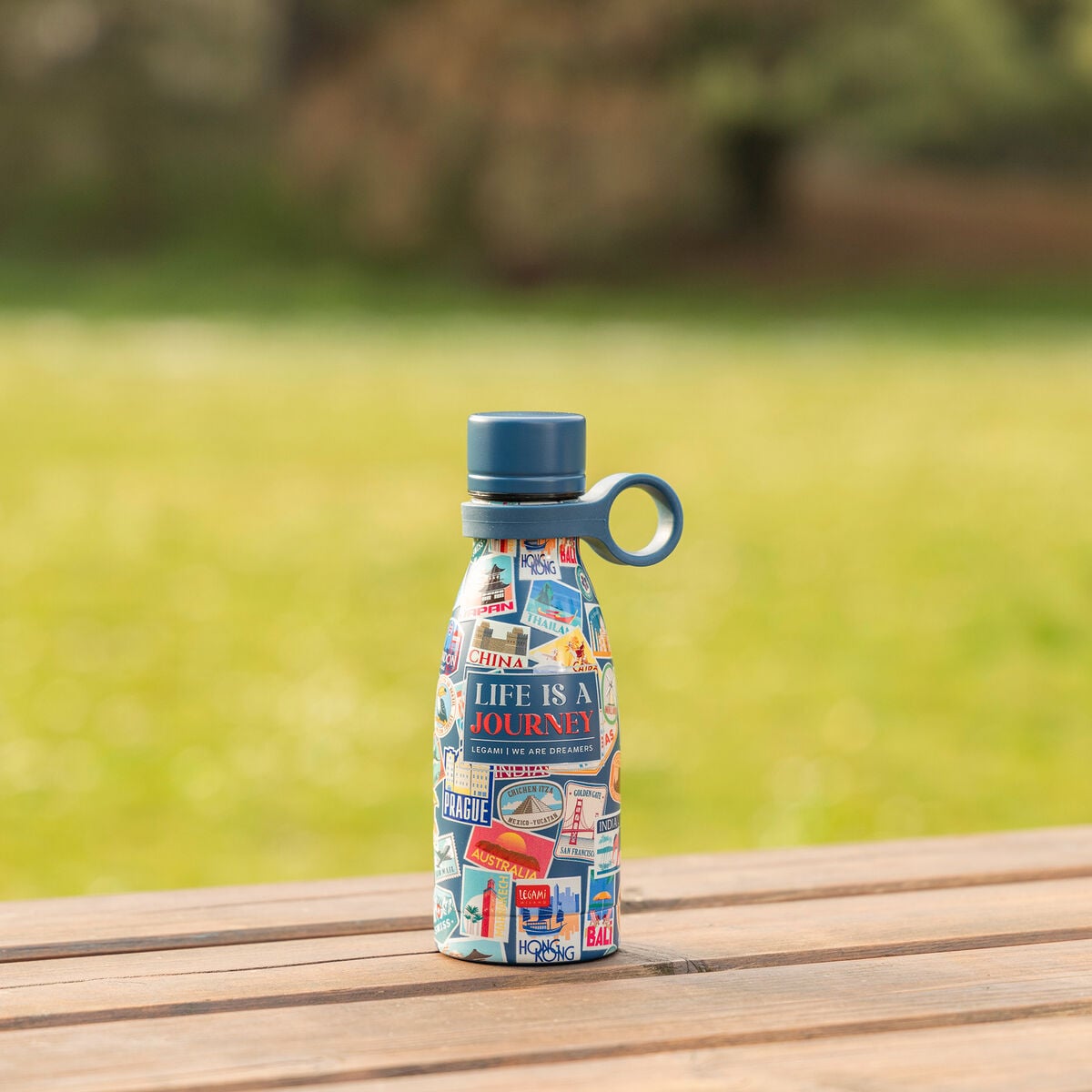 Legami - 300 ml Mini Vakum Şişe - Seyahat Stickers - Sıcak ve Soğuk