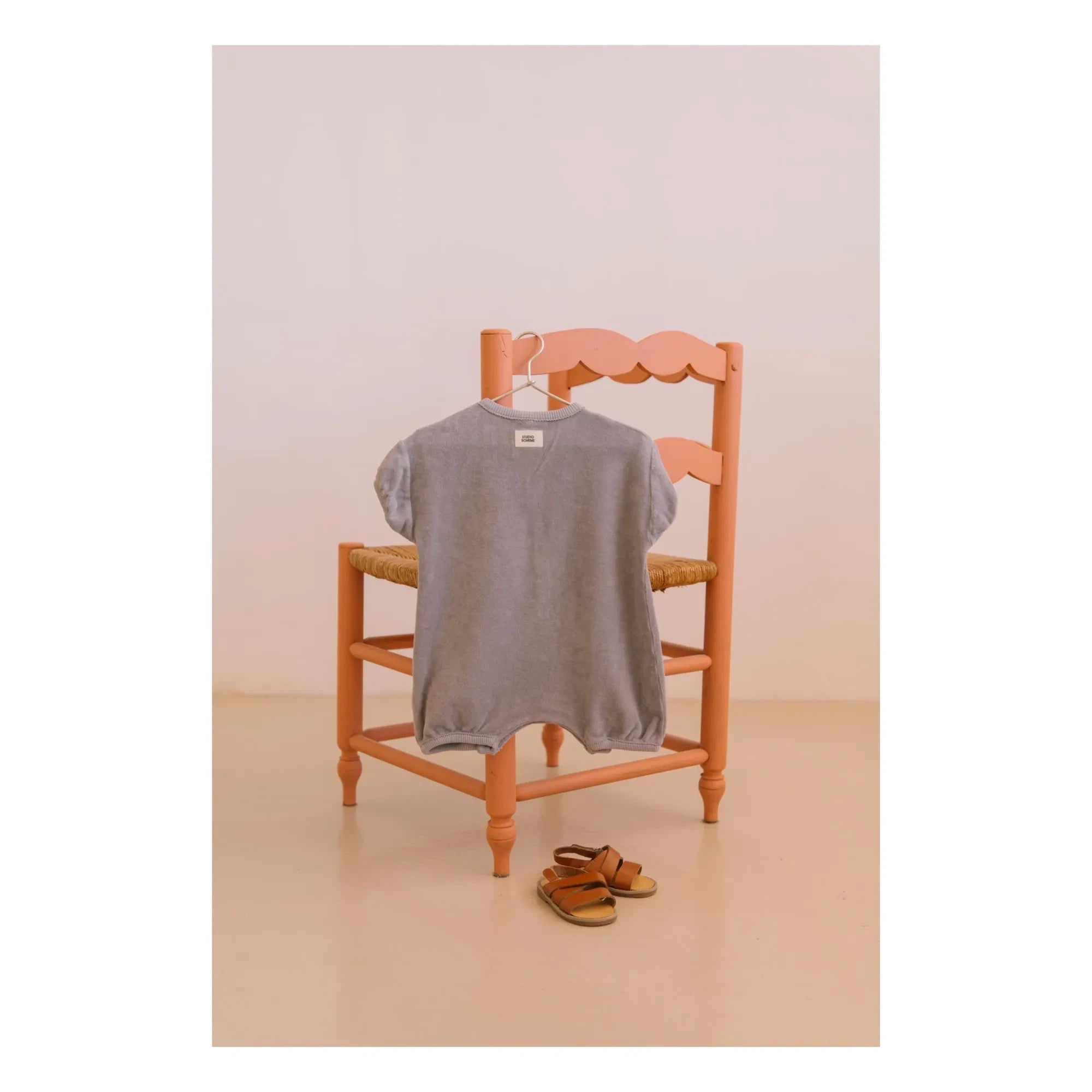 Studio Bohème - Bebecito Overall Shorts aus Bio-Baumwollfrottee | Grau