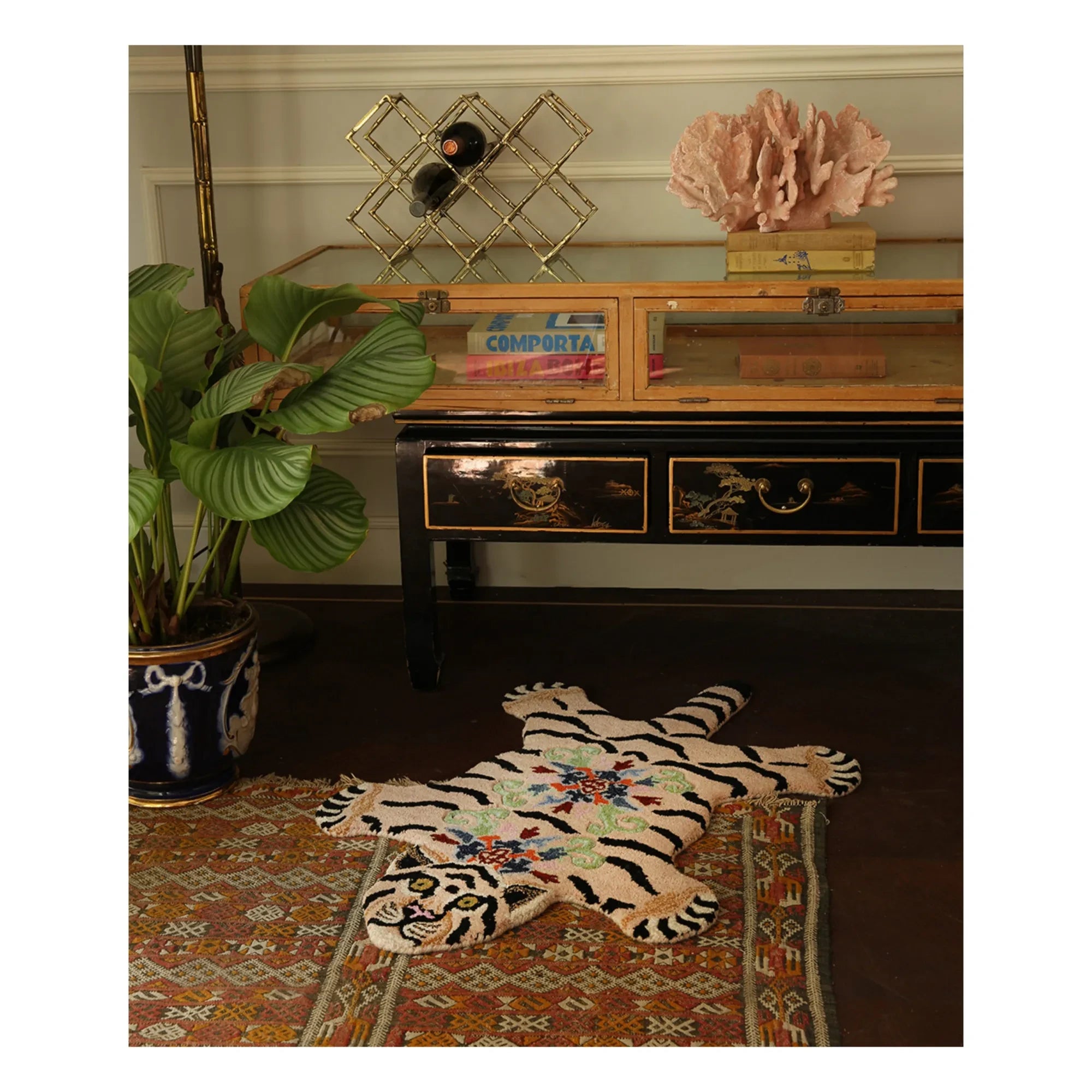 Doing Goods - Mahee Majestic Teppich mit Tiger aus Wolle | Peach