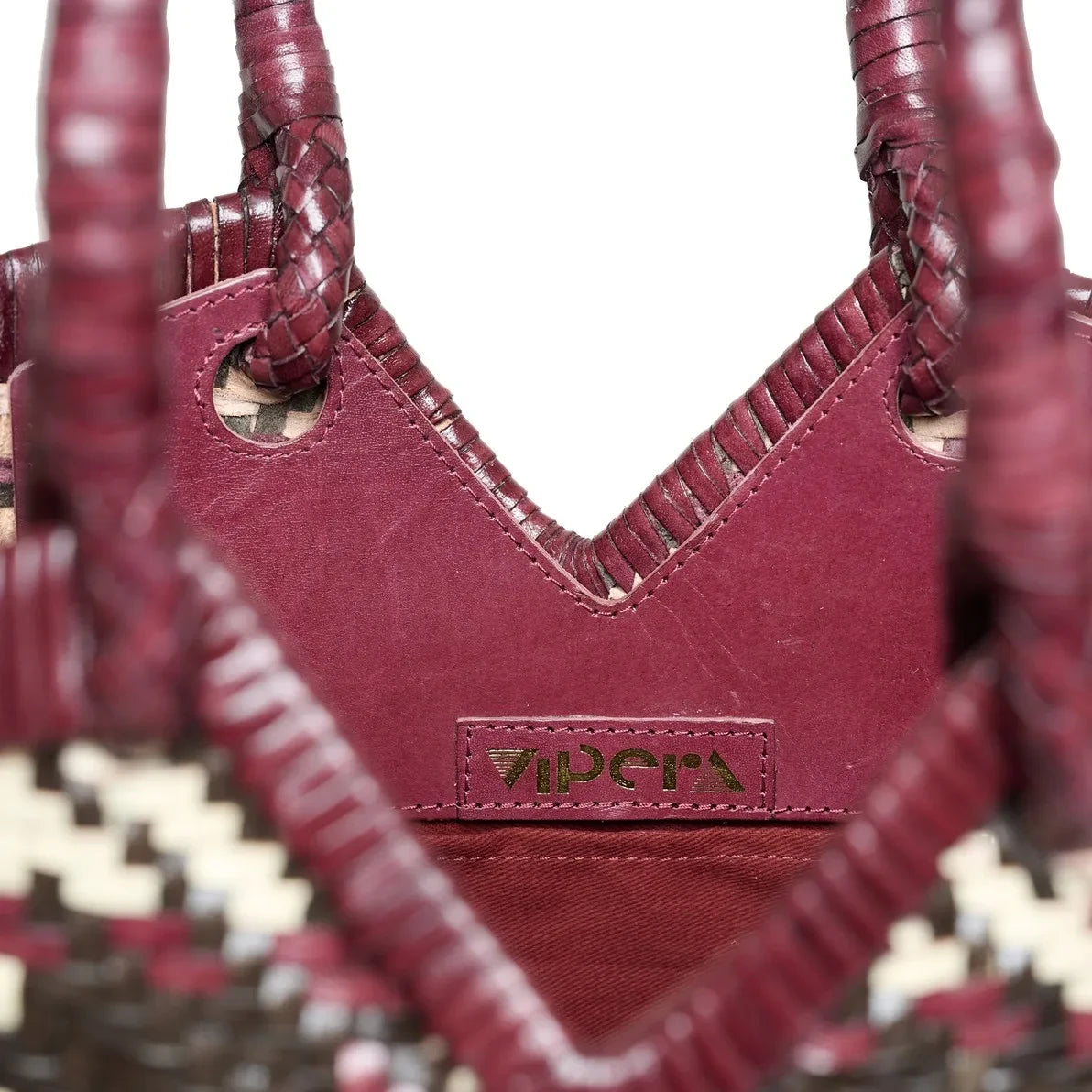 Vipera Tote mit Cruella-Patch aus Leder | Grau