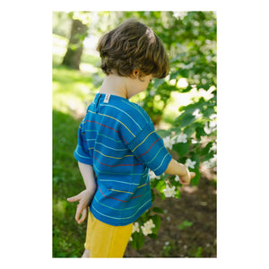 Bayiri - Gestreiftes T-Shirt aus Bio-Baumwolle mit Pflanzenmotiv | Blau