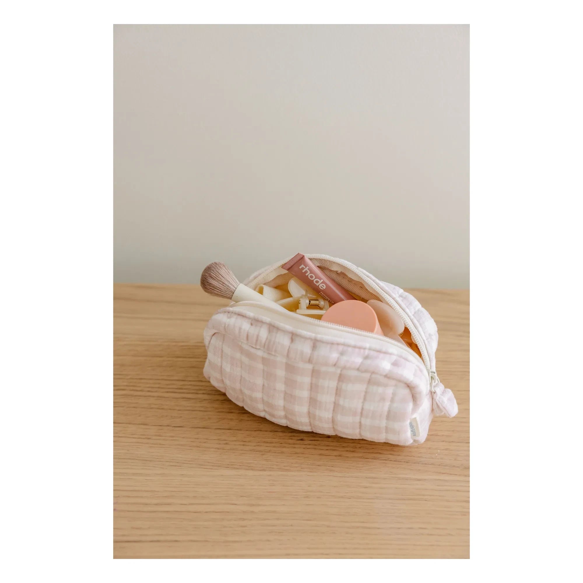 Soft Spot - Bio-Baumwoll-Kosmetiktasche mit Rosenwasser | Hellrosa