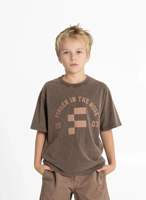 Finger in the nose - King Finger 2003 Organische Baumwoll-T-Shirt | Schokolade