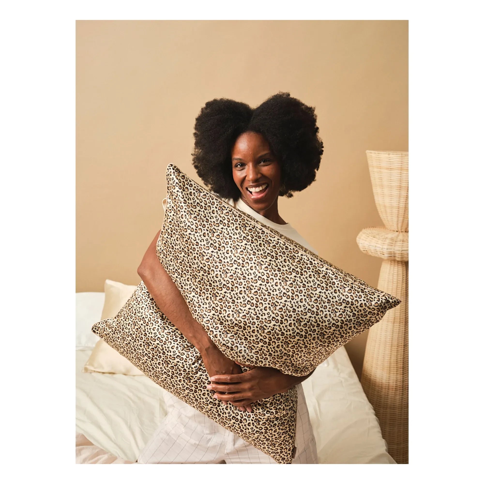 Emily's Pillow - Kissenbezug aus Maulbeerseide mit Leopardenmuster