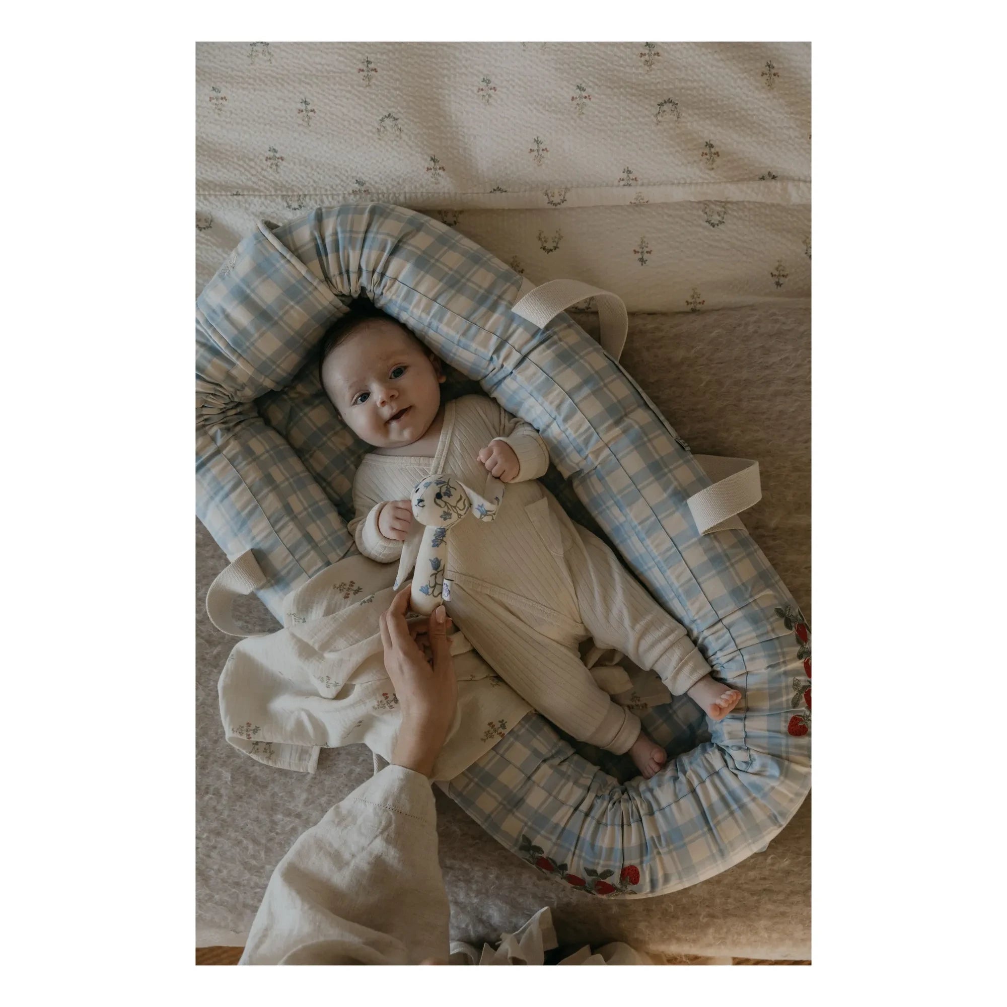 garbo&friends - Karierter Himmel Babywippe