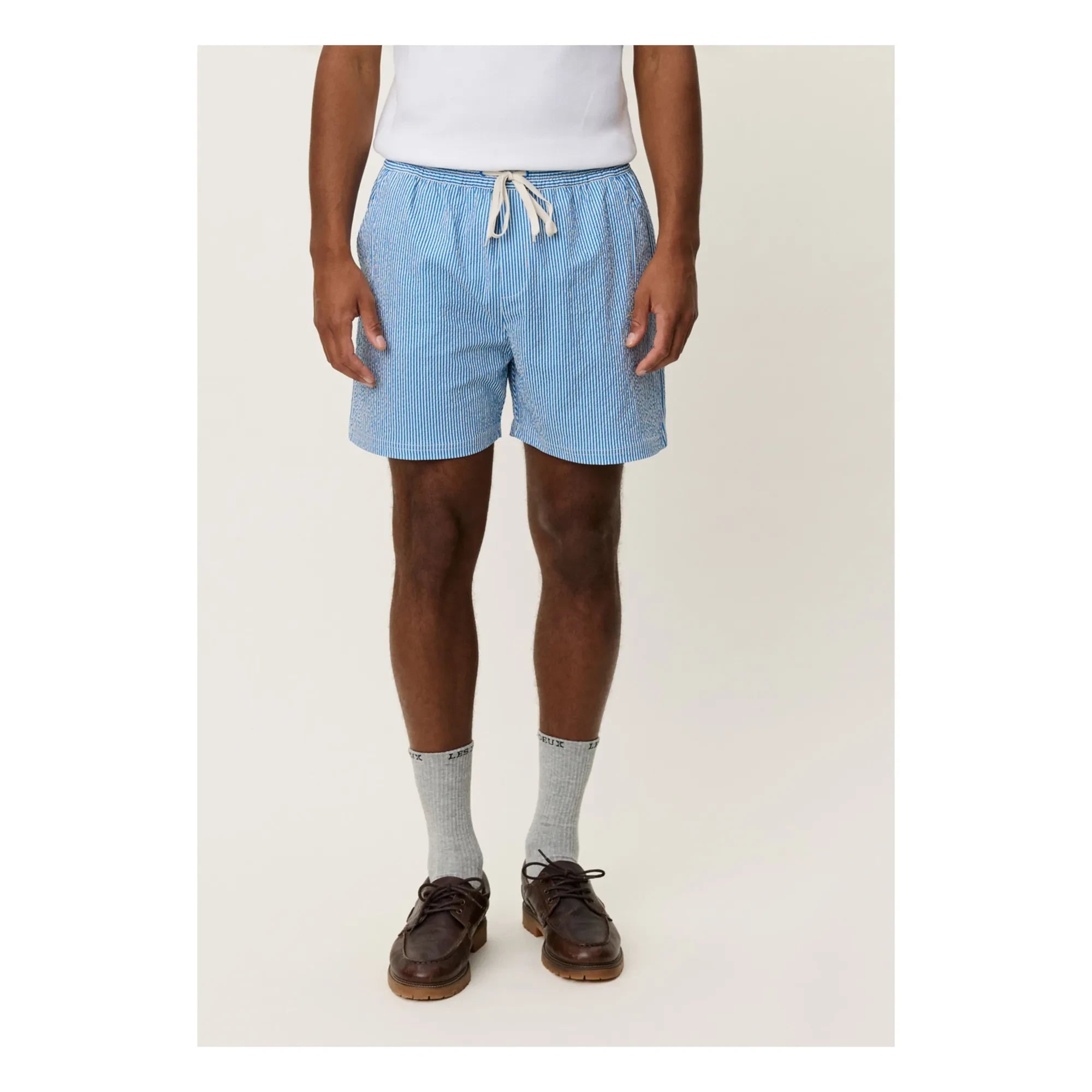 Les Deux - Stan Seersucker-gestreifte Badeshorts | Blau