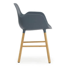 Normann Copenhagen - Form Stuhl mit Armlehnen, Eiche | Blau