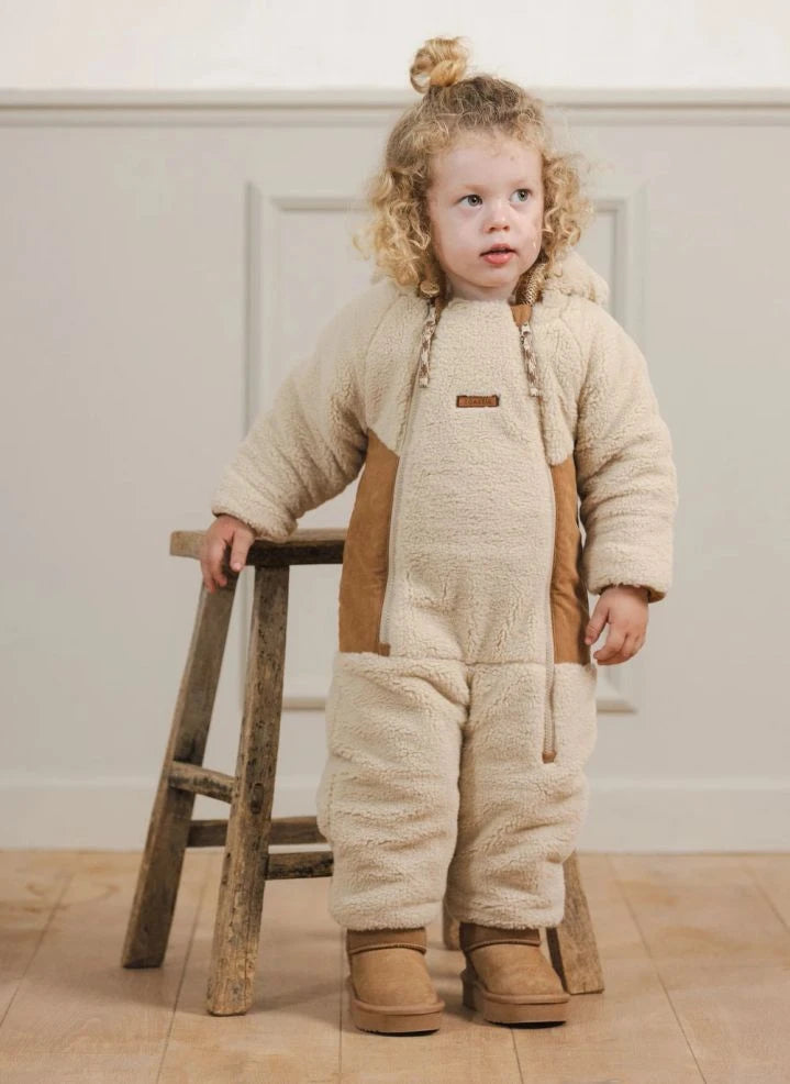 Töastie - Aus recycelten Fasern hergestellte Cloud Sherpa wasserdichte Jacke | Sand