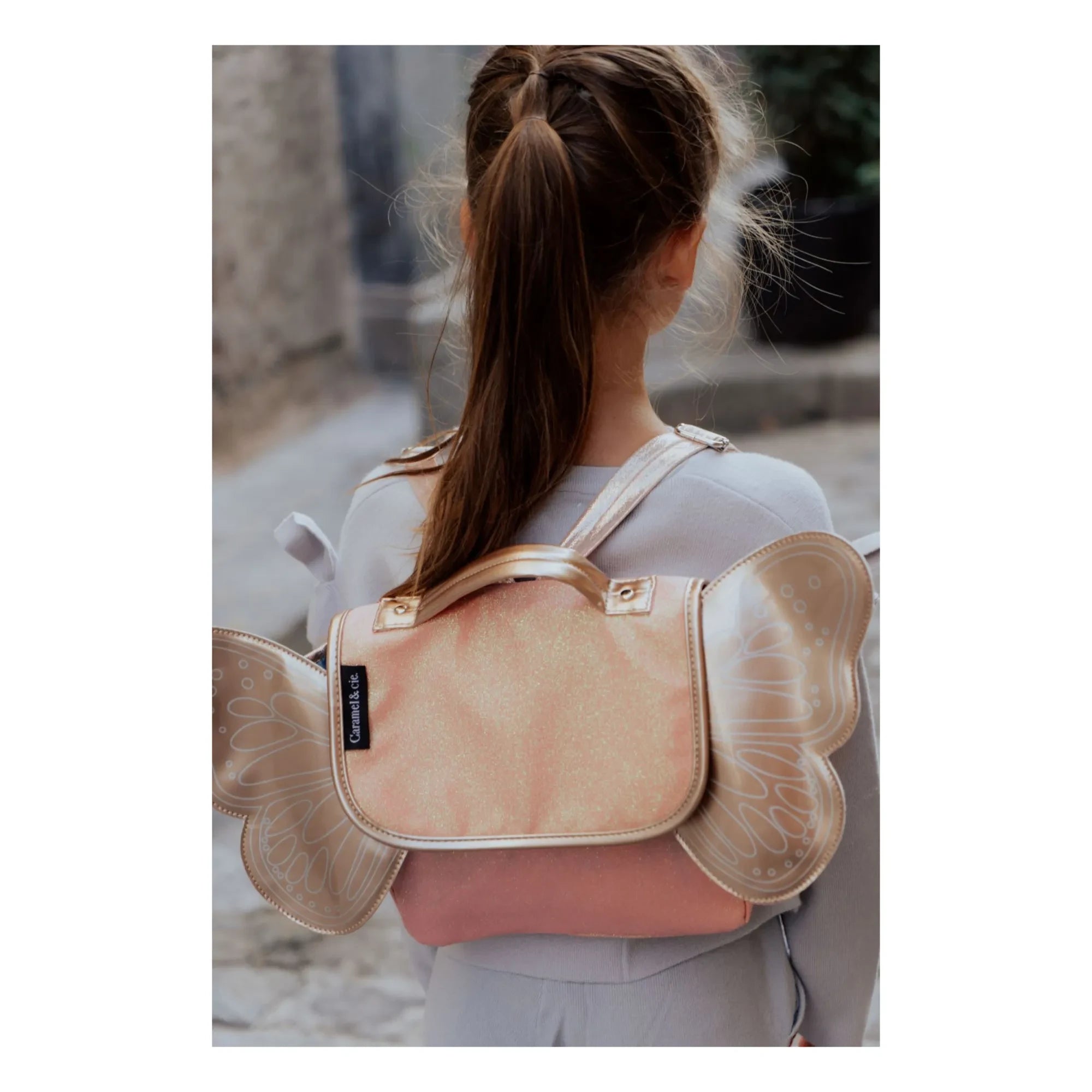 Caramel & Cie – Umhängetasche „Iridescent Butterfly“ | Koralle