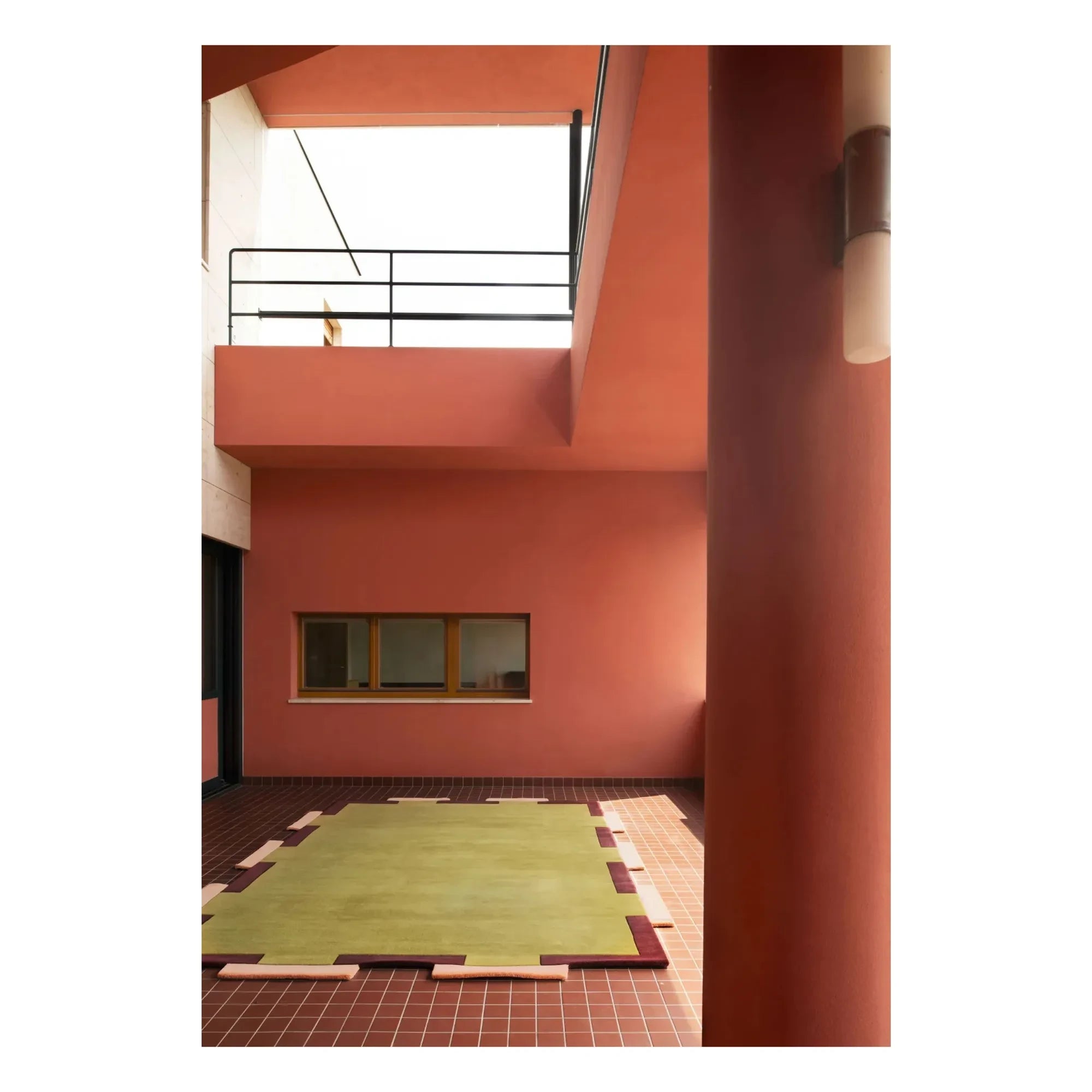 Layered - Wollteppich Fregio, Tekla Evelina Severin | Oliv