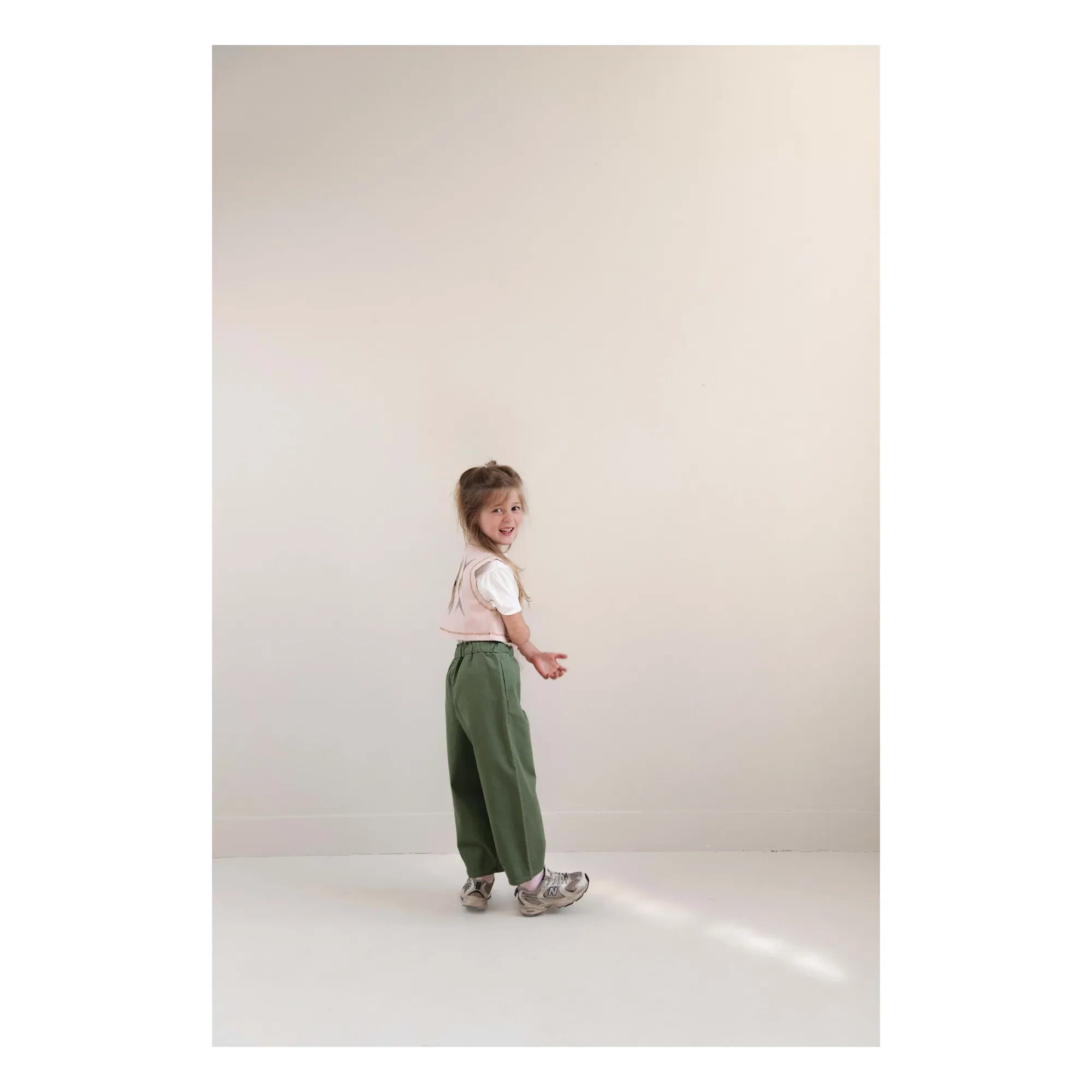 Jenest - Lily Bestickte ärmellose Strickjacke Bio-Baumwolle | Lychee Rosa