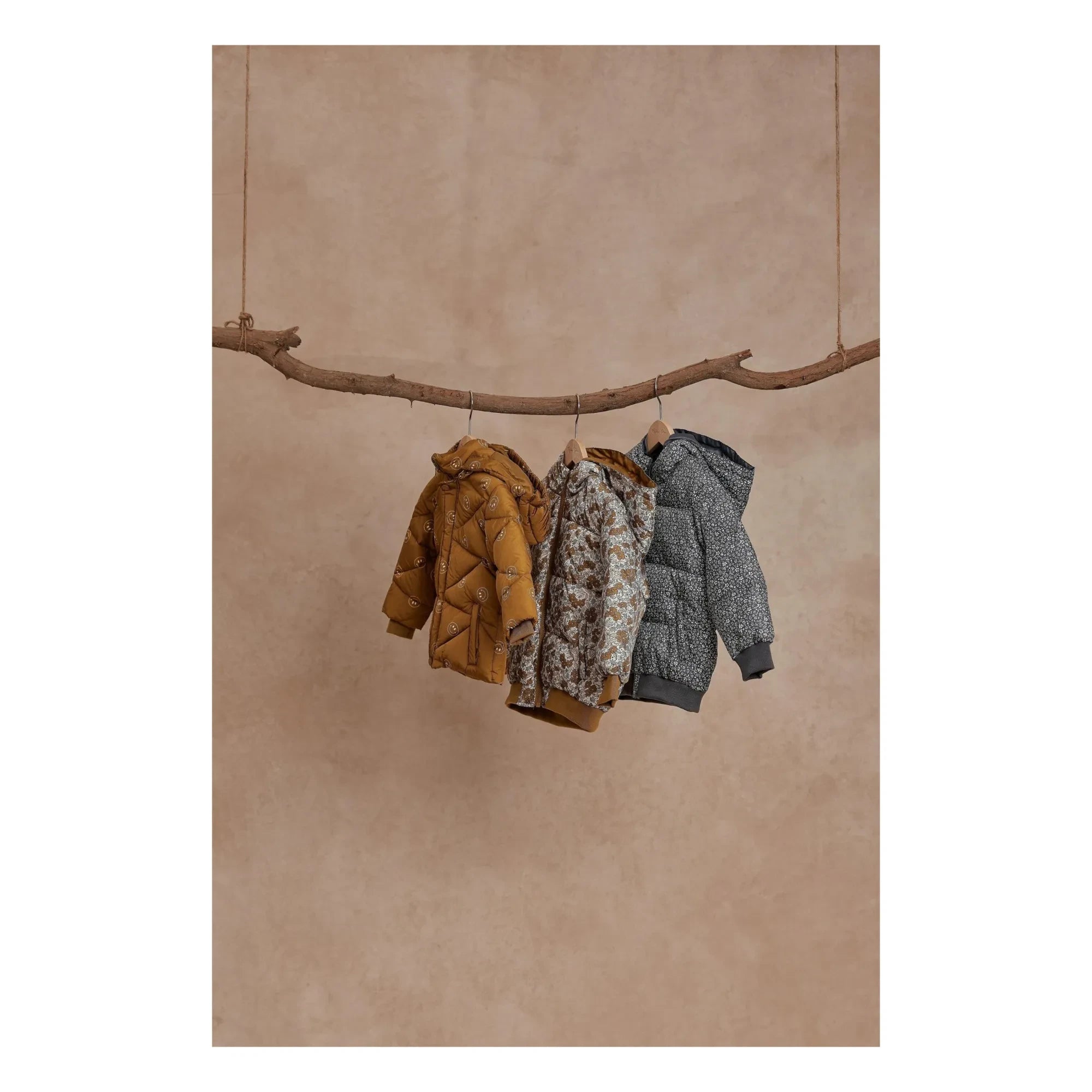 Rylee + Cru - Gesteppte Crop-Jacke mit Blumenmuster | Grau