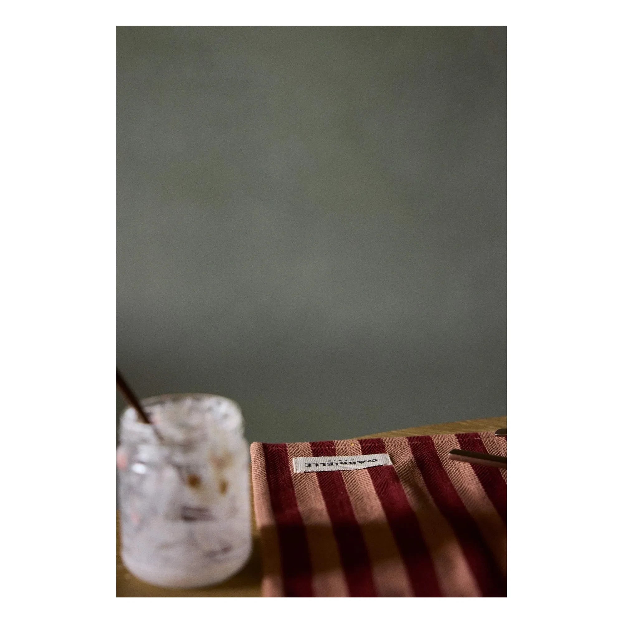 Gabrielle Paris - Garance gestreifter Tischset | Rot