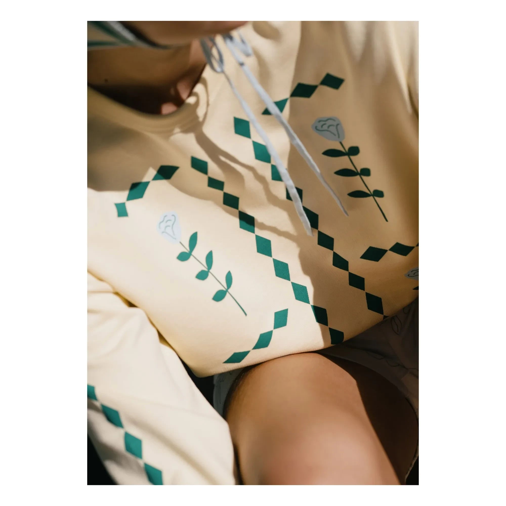 The Tiny Big Sister - Bio-Baumwoll-Blumen-Sweatshirt | Gelb