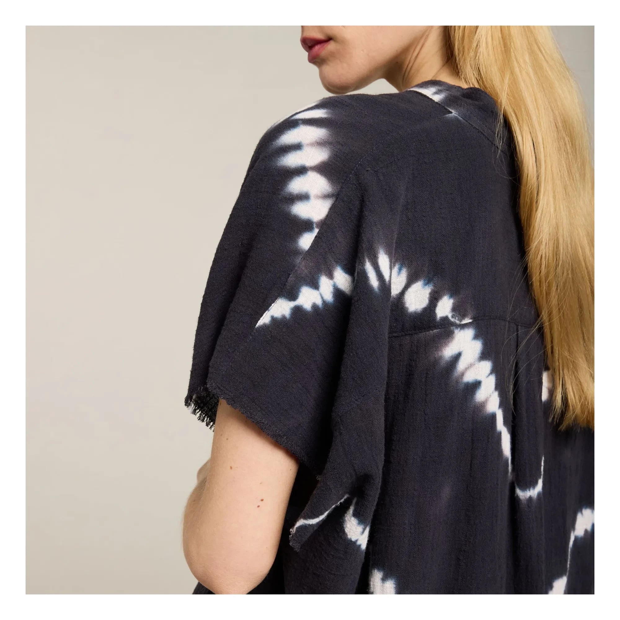 Maison Saint Julien - Corinthe Tie & Dye Hemd | Klassisches Marineblau