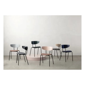 Ferm Living - Herman Stuhl mit Holz, Metall und Polster | Dunkelgrün