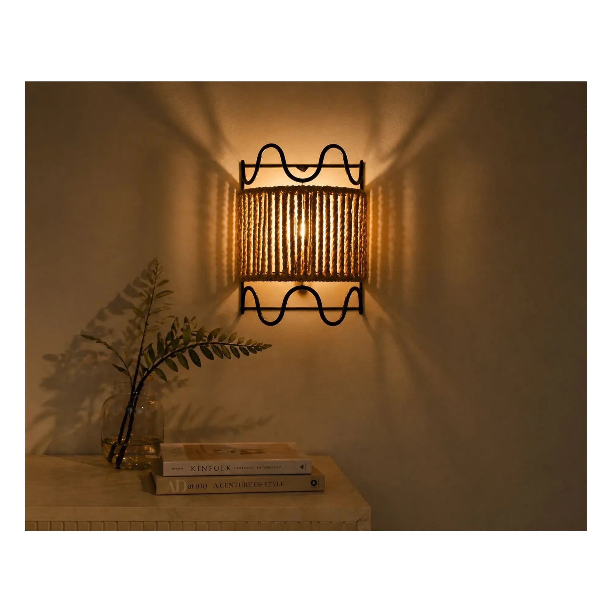 Honoré – Dolores Rafya- und Metall-Wandlampe | Schwarz