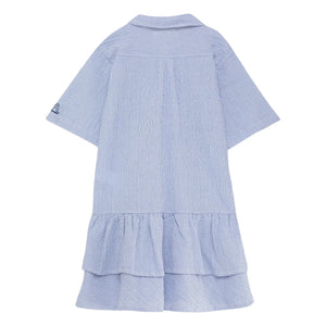 True Artist – N°16 Gestreiftes Seersucker-Kleid | Blau