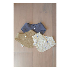 Soft Spot - Halstuch-Lätzchen mit Blaubeermuster aus Bio-Baumwolle - 3er-Set