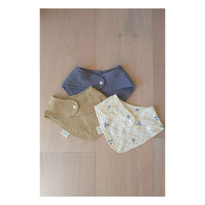 Soft Spot - Halstuch-Lätzchen mit Blaubeermuster aus Bio-Baumwolle - 3er-Set