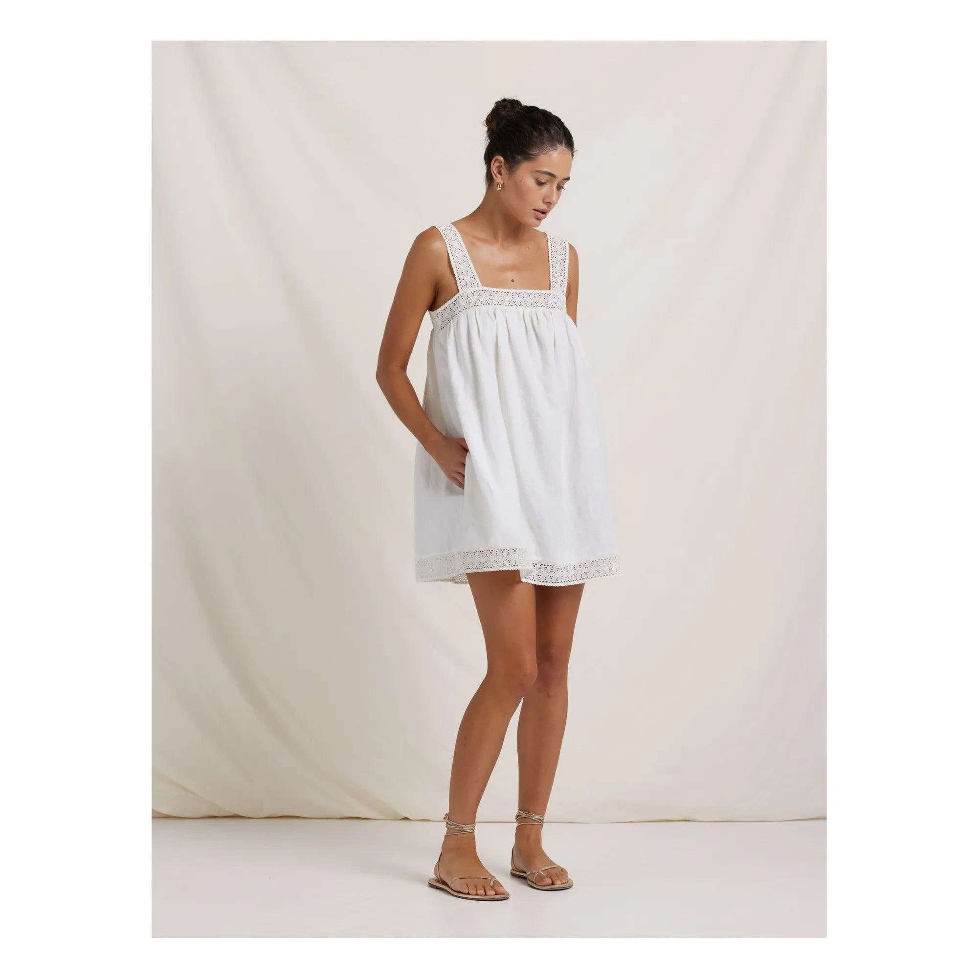 Peony - Besticktes Kleid | Weiß