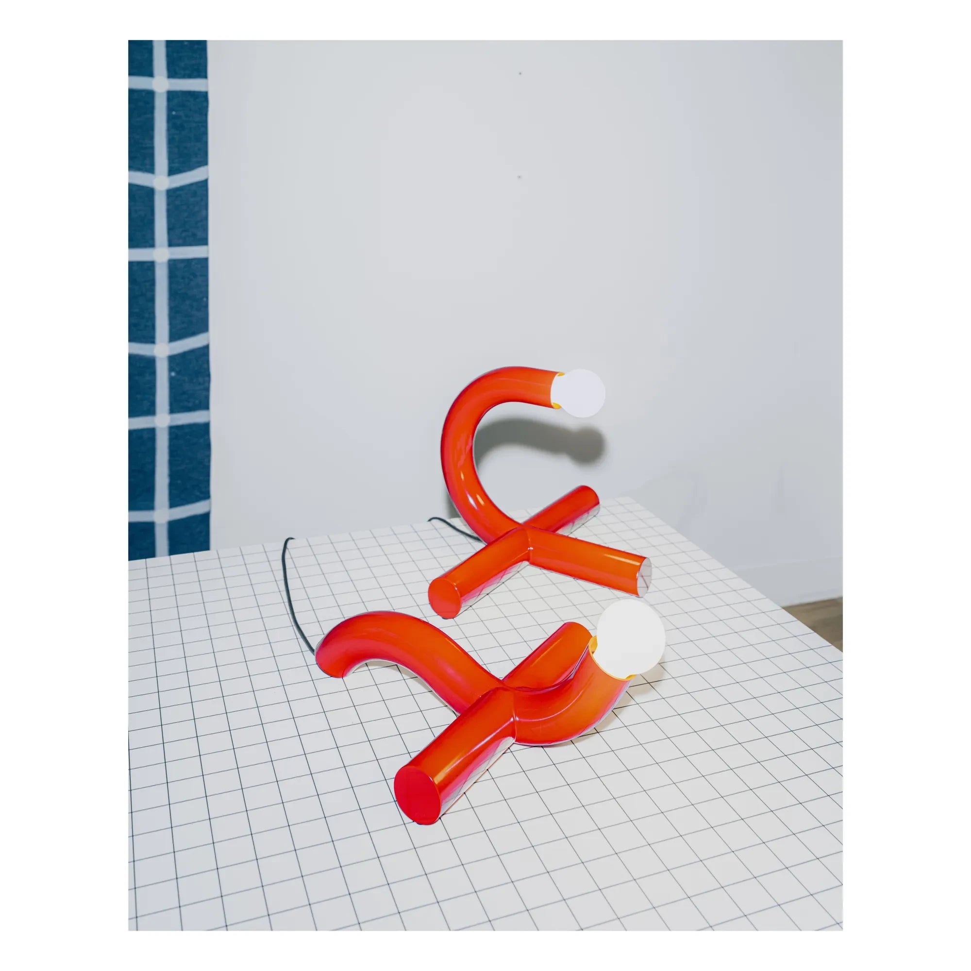Valerie Objects - La Due Tischleuchte | Rot