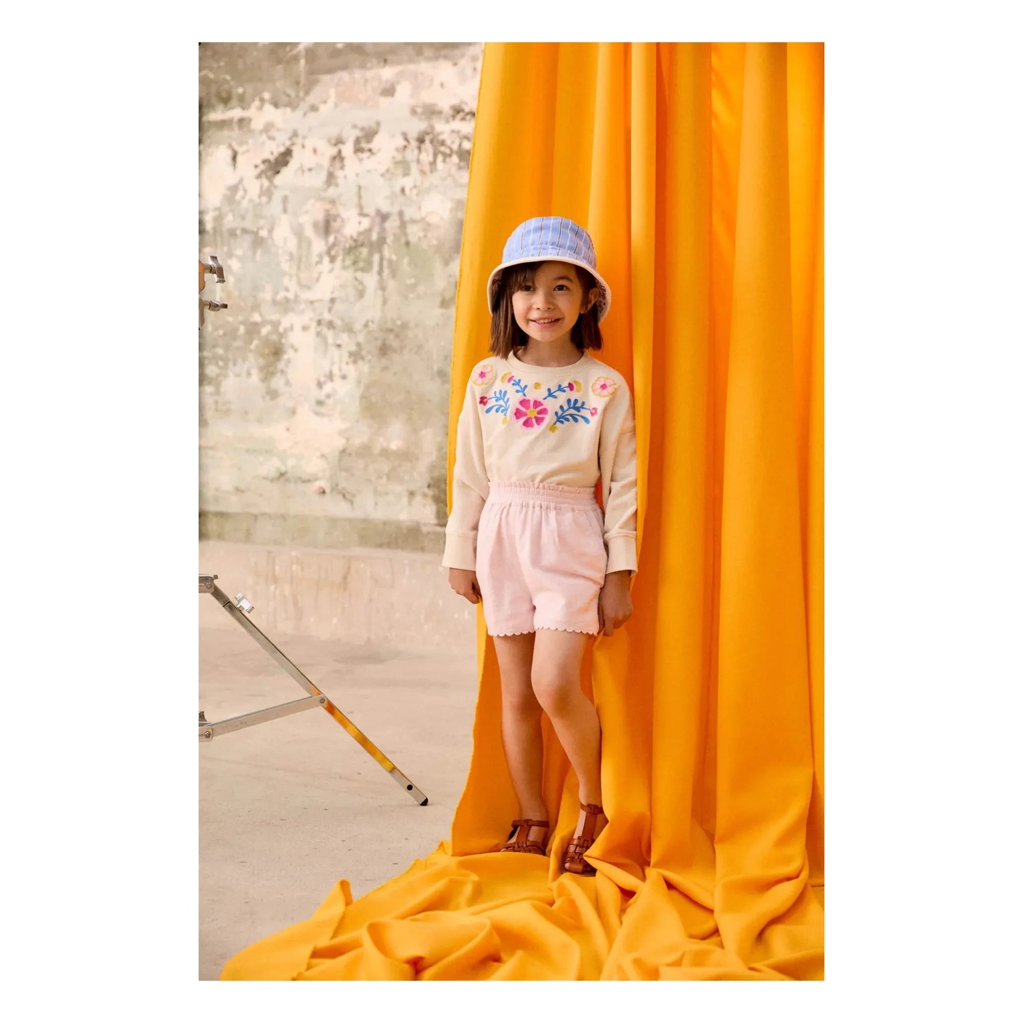 Louise Misha – Besticktes Sweatshirt Estella | Creme