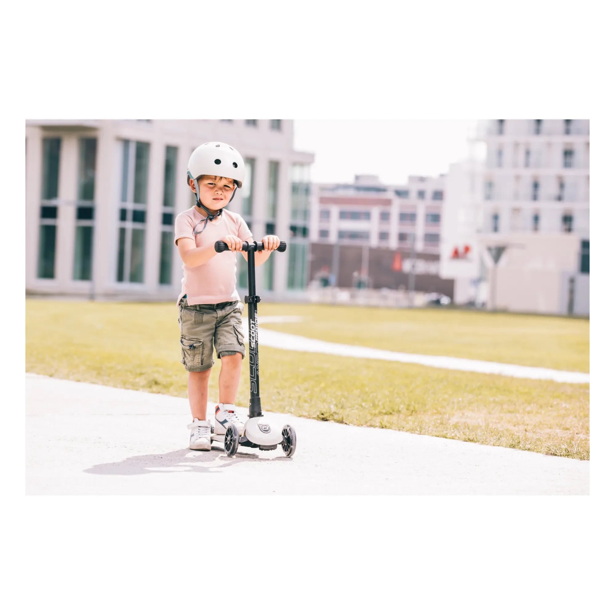 Scoot & Ride - Highwaykick 3 LED Scooter | Hellgrau
