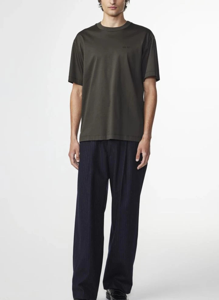 NN.07 - Nat Logo 3525 organische Baumwoll-T-Shirt | Dunkel Khaki