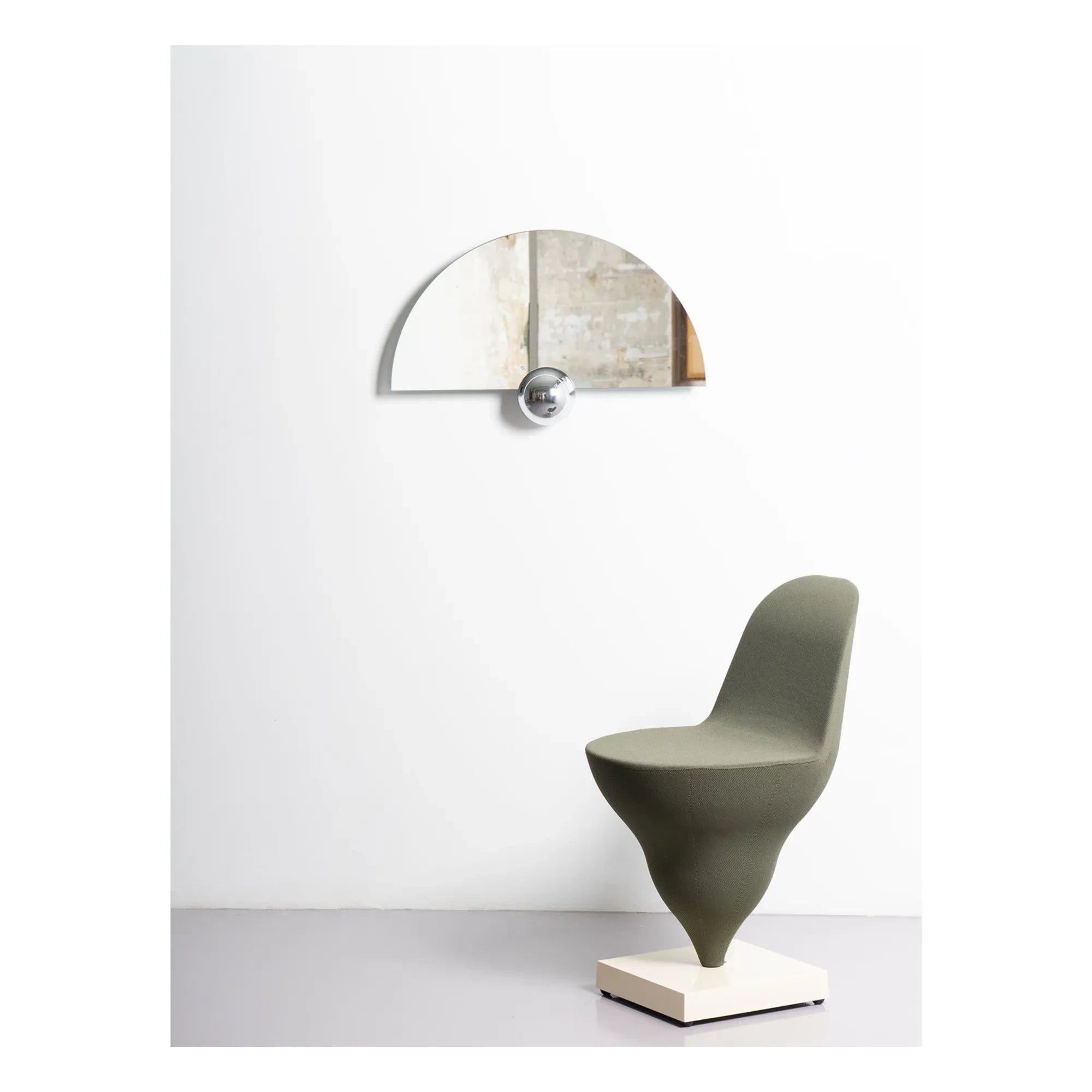 Moustache - Half Moon Spiegel - Jean-Baptiste Fastrez