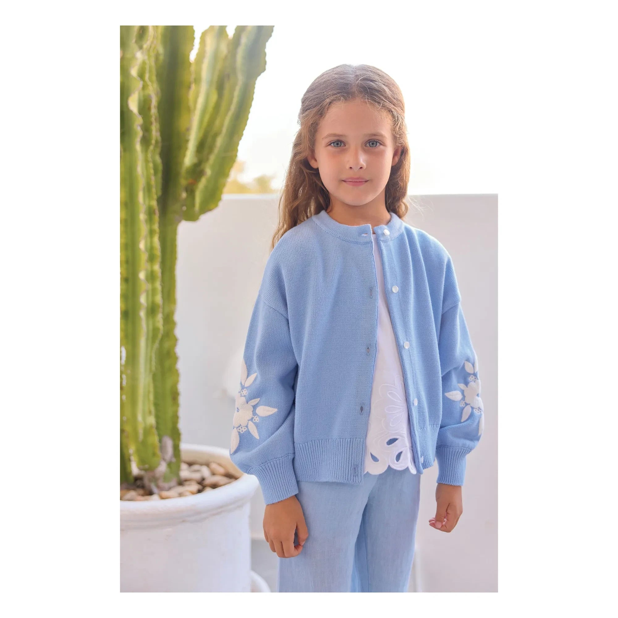 Tartine et Chocolat - Strickjacke mit Blumenstickerei | Azurblau
