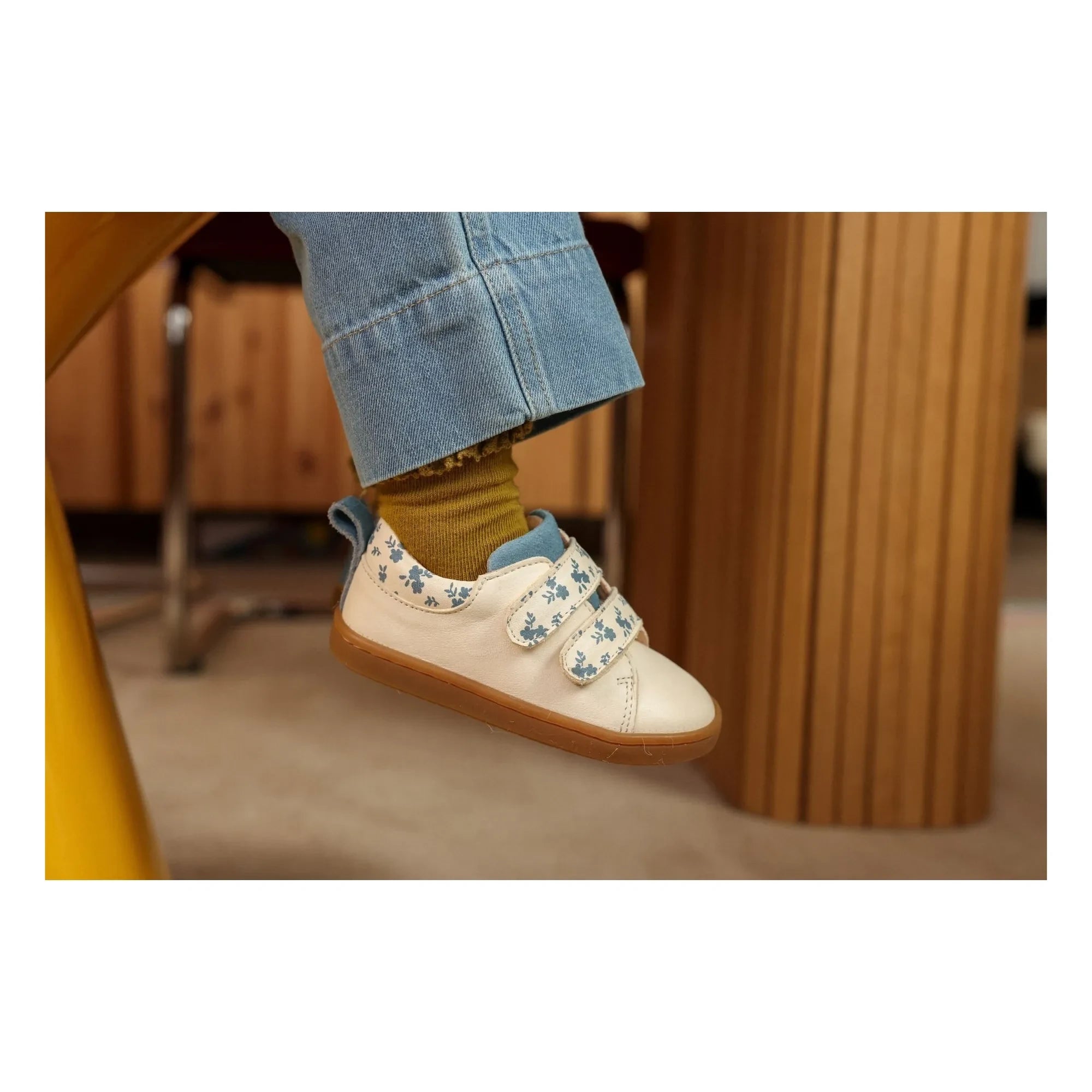 Lazare - Mahaut Sneaker mit Blumenmuster und Klettverschluss | Ecru