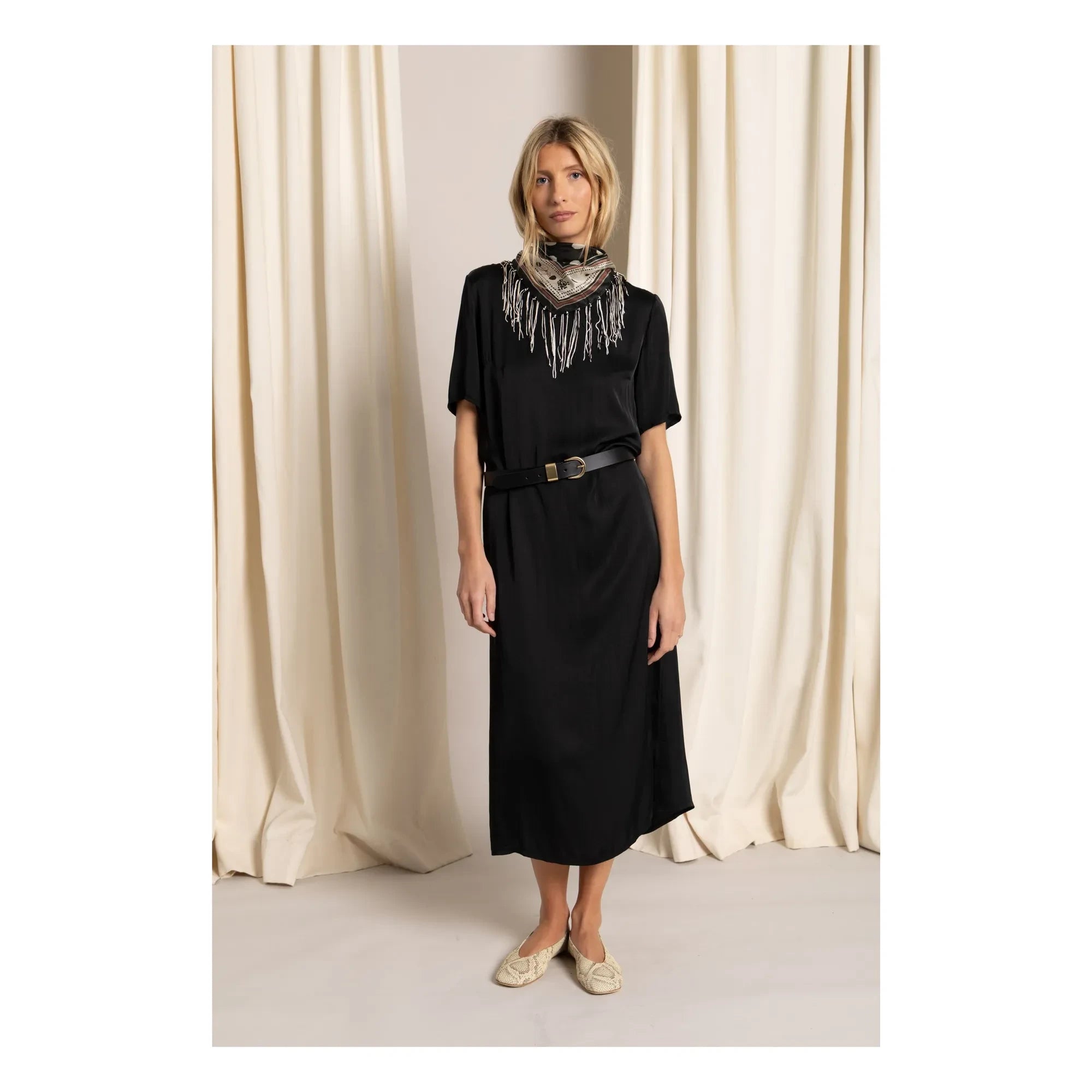 Smallable Woman - Edith T-shirt Kleid | Schwarz