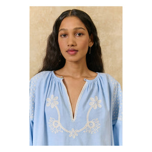 Louise Misha - Janice Kleid aus Bio-Baumwolle | Blau